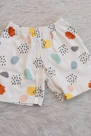 Black dotted shorts ( 0 to 6 months )